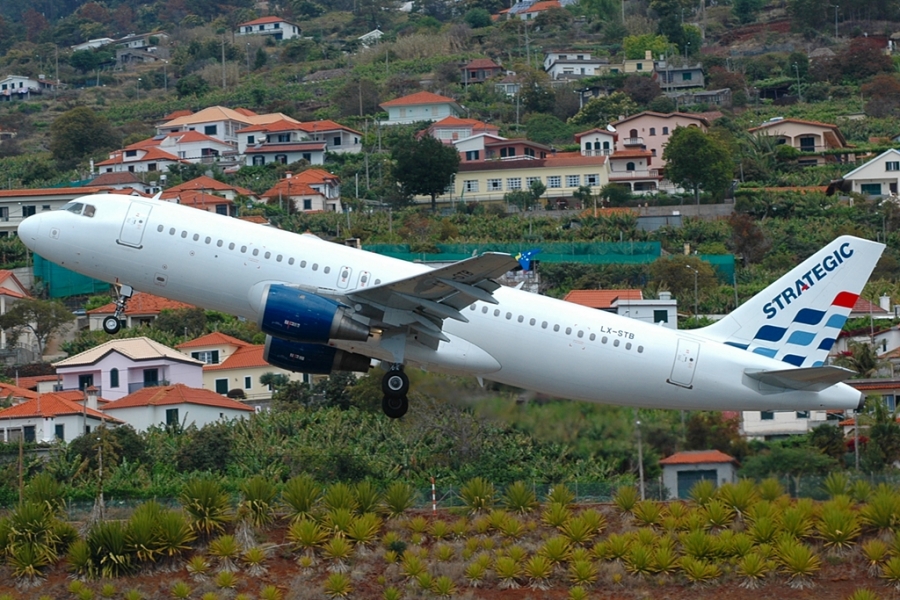 LX-STB (436) 1993 Airbus A320-212