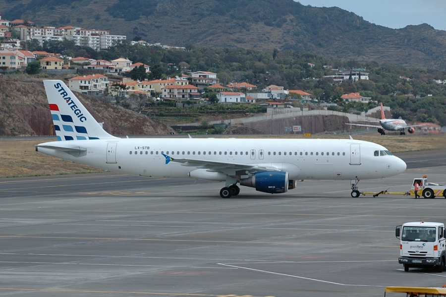 LX-STB (436) 1993 Airbus A320-212