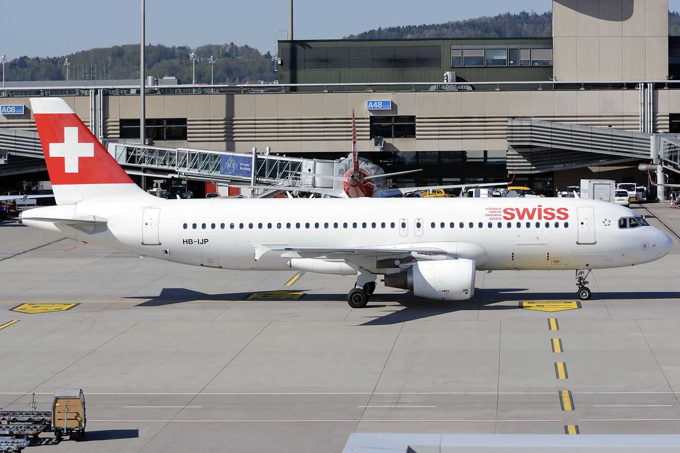 HB-IJP (681) 1997 Airbus A320-214