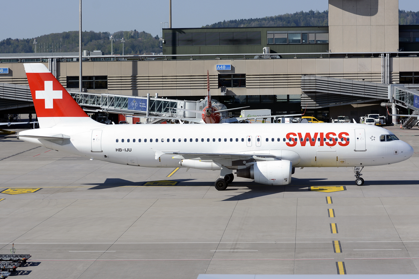 HB-IJU (1951) 2003 Airbus A320-214