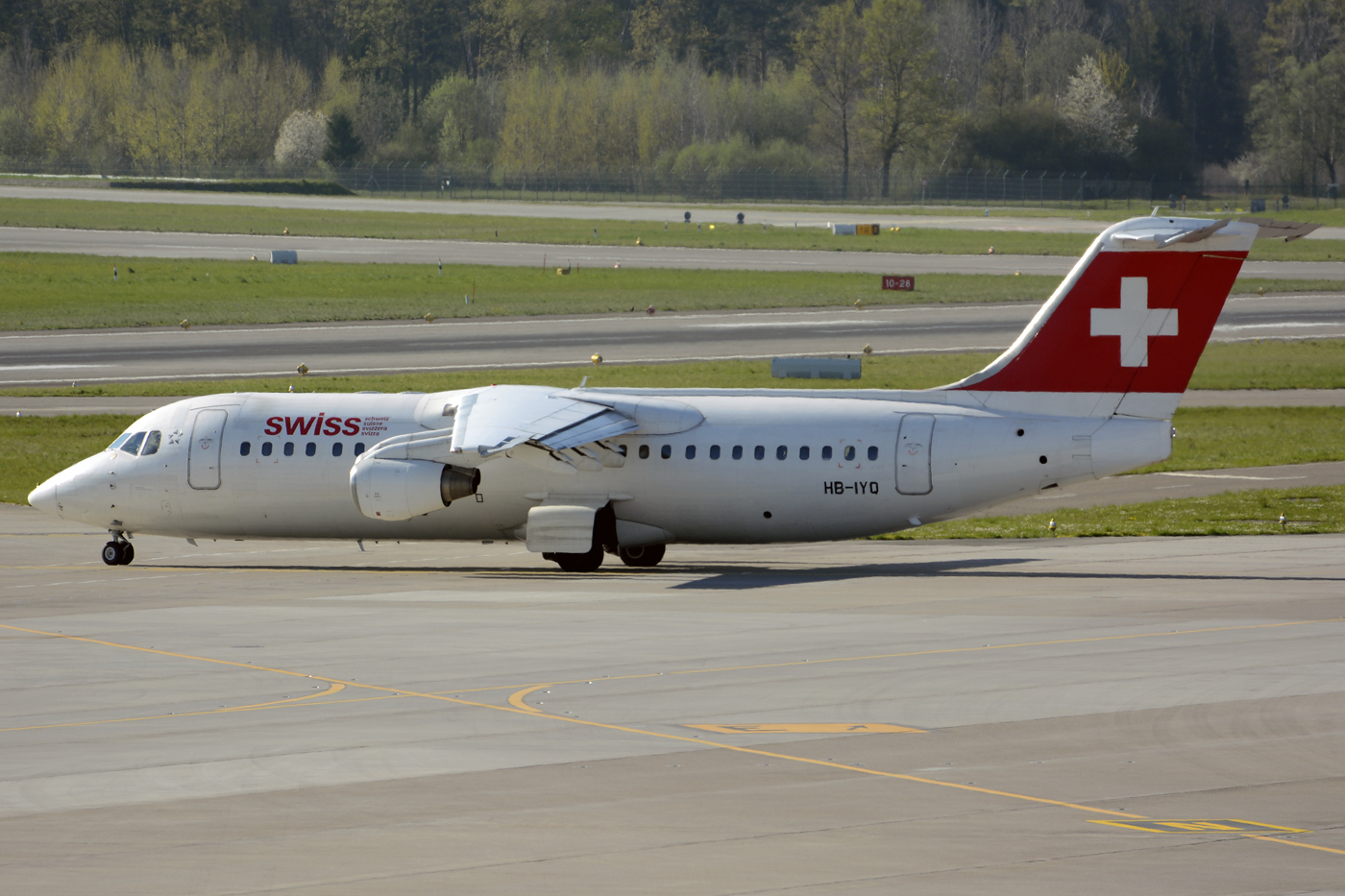 HB-IYQ (E3384) 2001 British Aerospace Avro RJ100