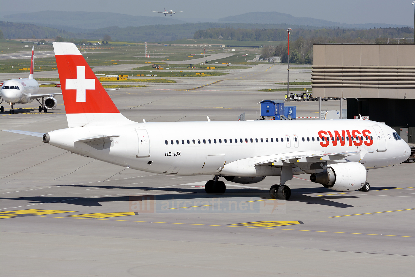 HB-IJX (1762) 2002 Airbus A320-214