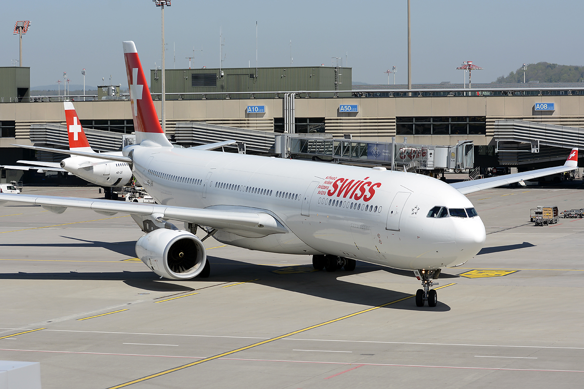 HB-JHI, (cn 1181), Airbus A330-300