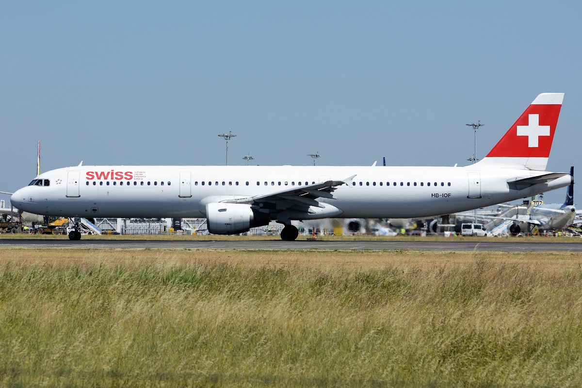 HB-IOF (541) 1995 Airbus A321-111