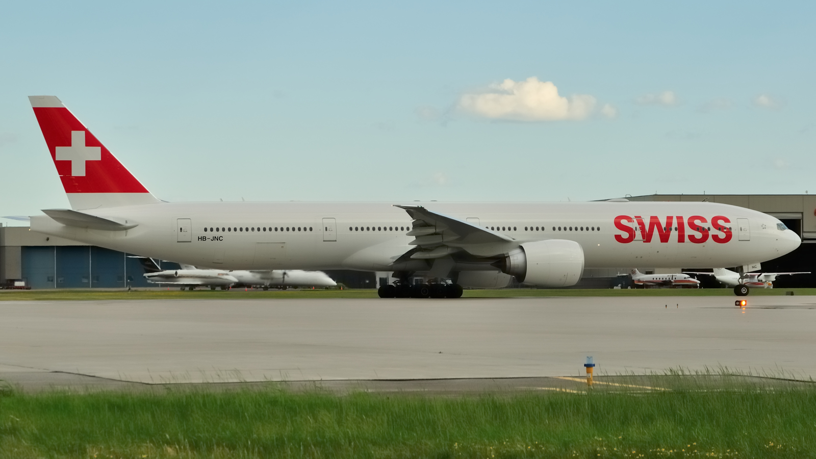 HB-JNC, (cn 44584), Boeing 777-3DE/ER
