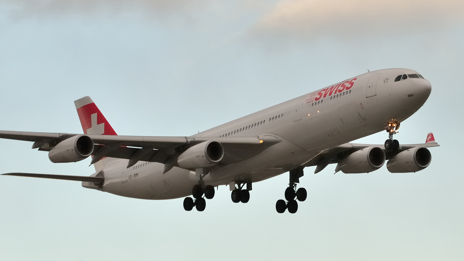 HB-JMH, (cn 585), Airbus A340-313