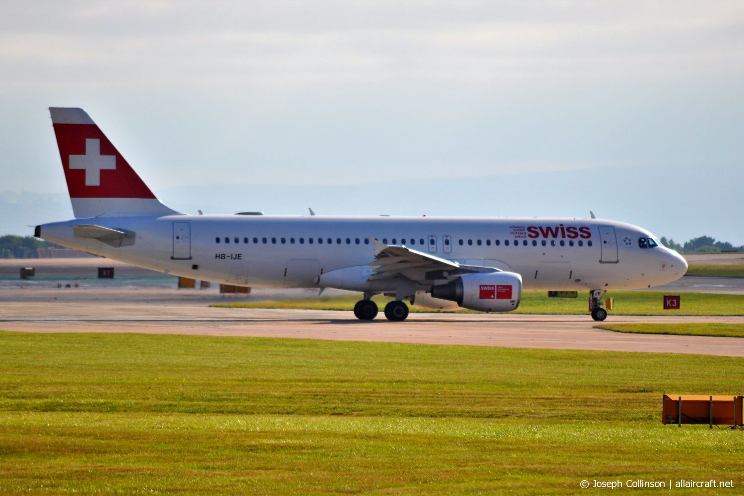 HB-IJE (559) 1995 Airbus A320-214