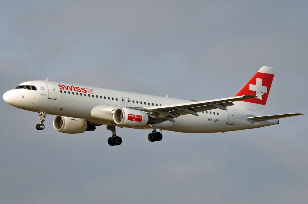 HB-IJP (681) 1997 Airbus A320-214