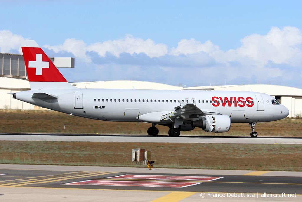 HB-IJP (681) 1997 Airbus A320-214