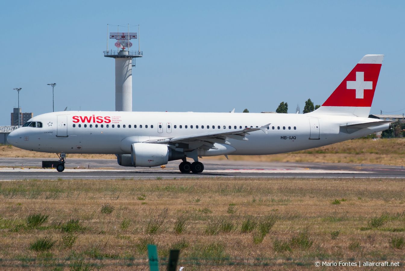 HB-IJQ (701) 1997 Airbus A320-214