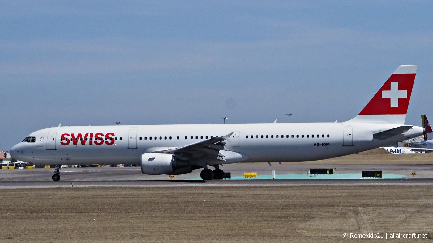 HB-IOM (4534) 2010 Airbus A321-212