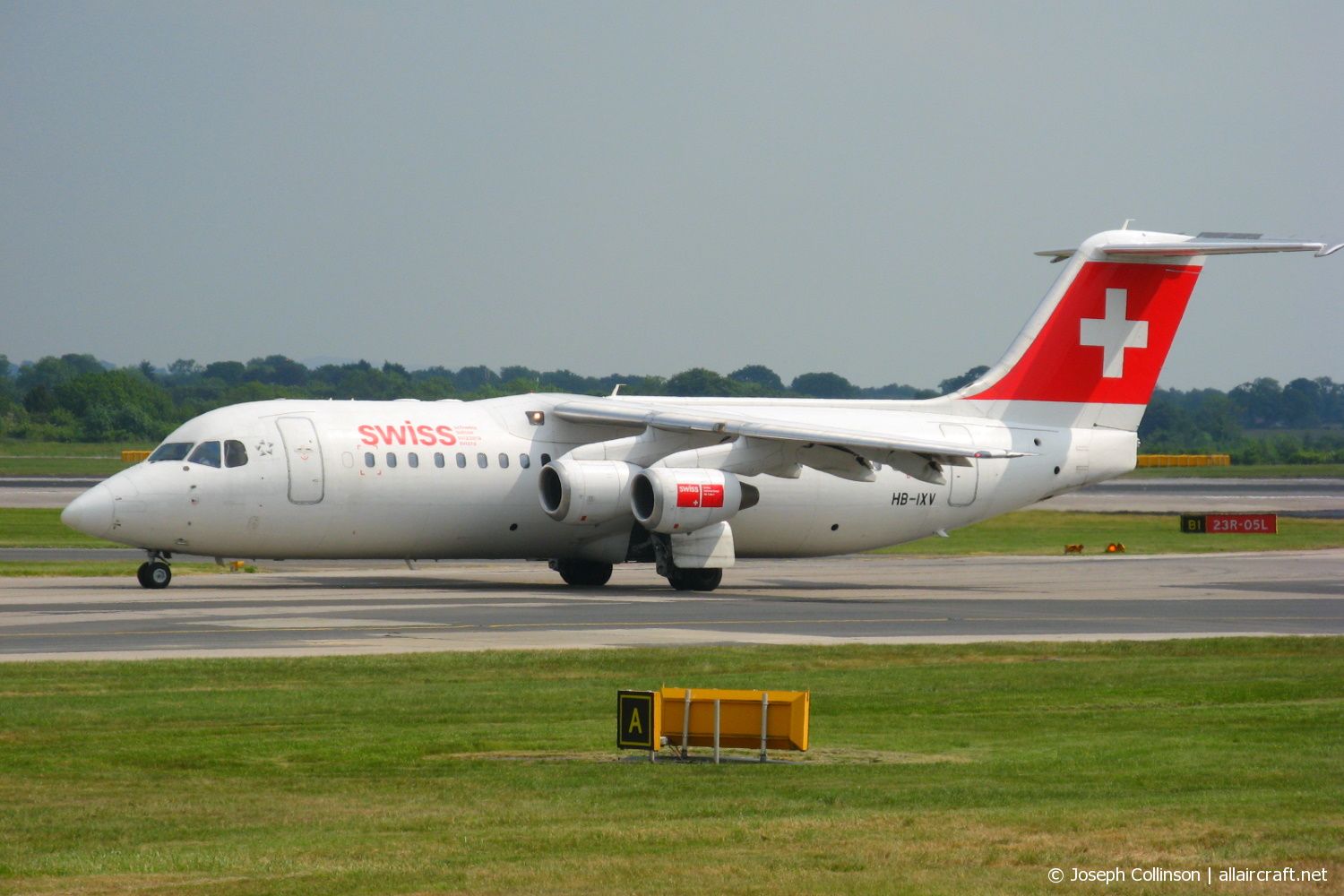 HB-IXV (cn E03274) BAe Avro RJ100