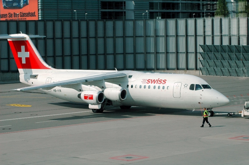 HB-IYR, (cn E3382), British Aerospace Avro 146-RJ100