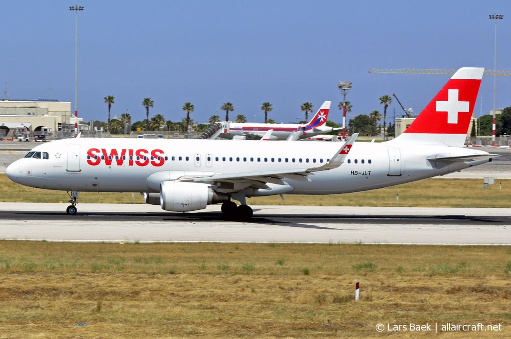 HB-JLT (5518) 2013 Airbus A320-214(WL)