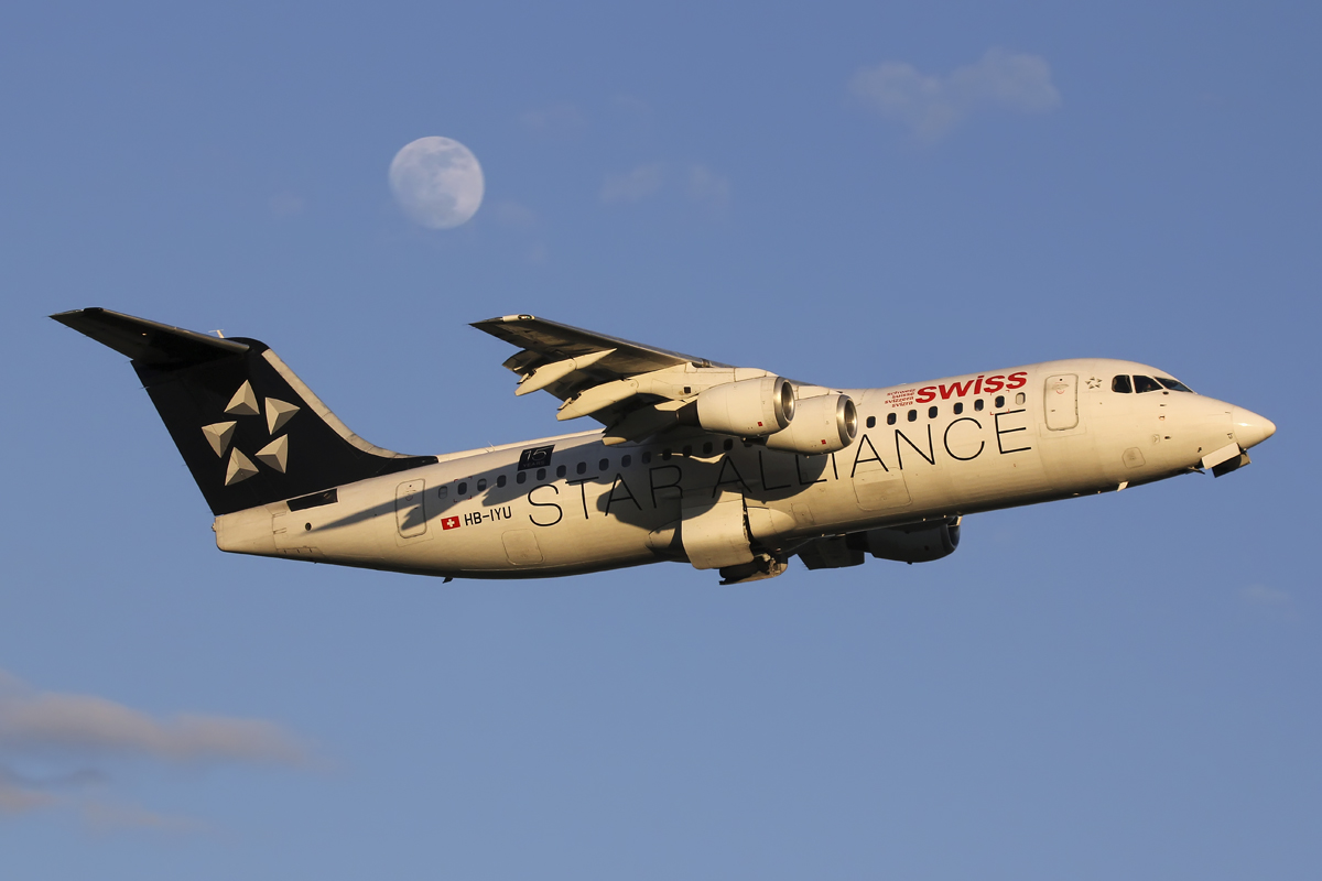 HB-IYU (E3379) 2000 British Aerospace Avro RJ100