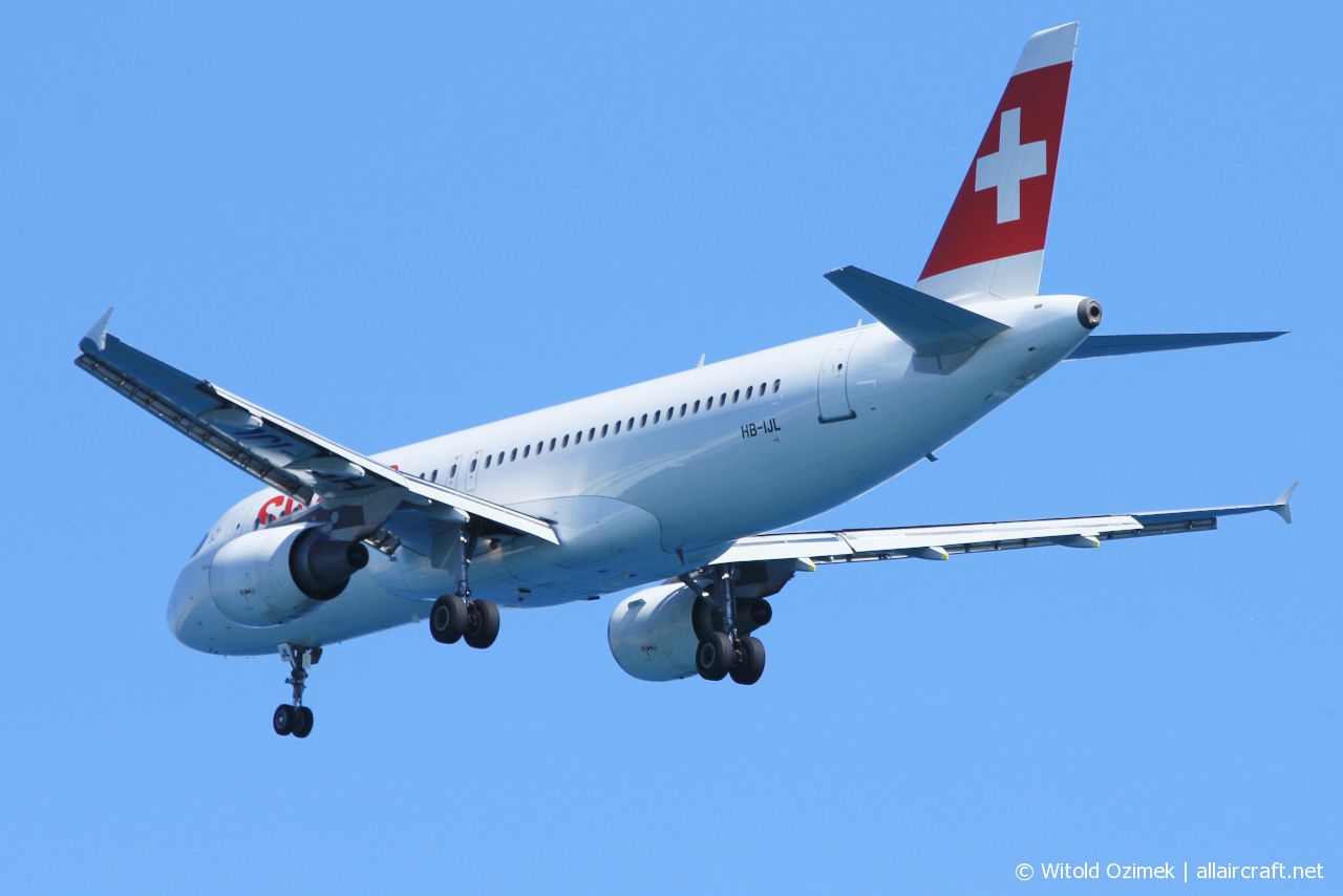 HB-IJL (603) 1996 Airbus A320-214