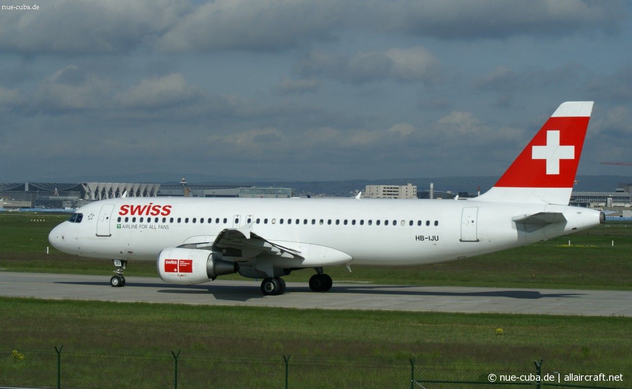 HB-IJU (1951) 2003 Airbus A320-214