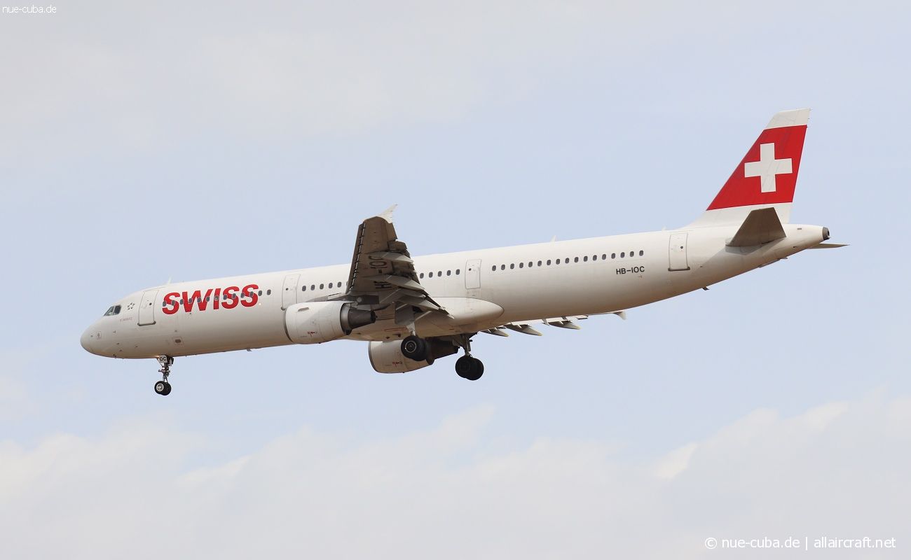 HB-IOC (520) 1995 Airbus A321-111