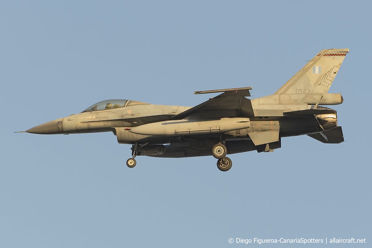 052 (TC-8) General Dynamics F-16C Fighting Falcon