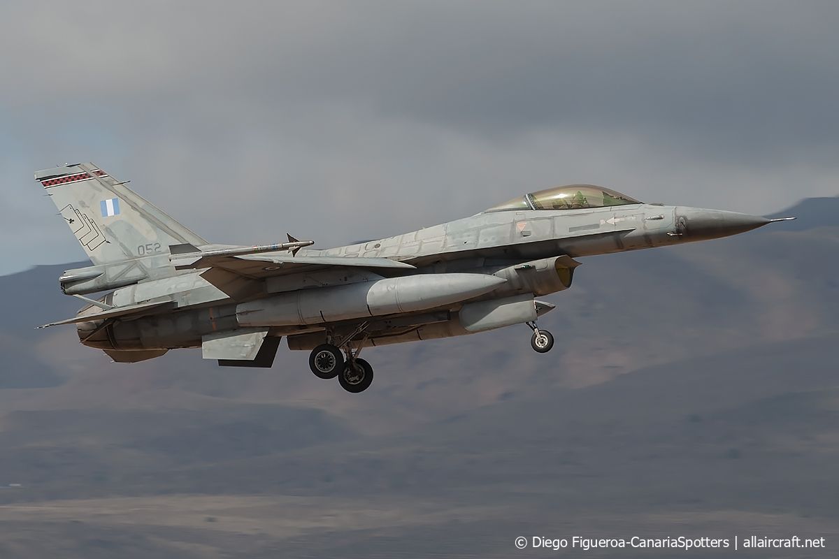 052 (TC-8) General Dynamics F-16C Fighting Falcon