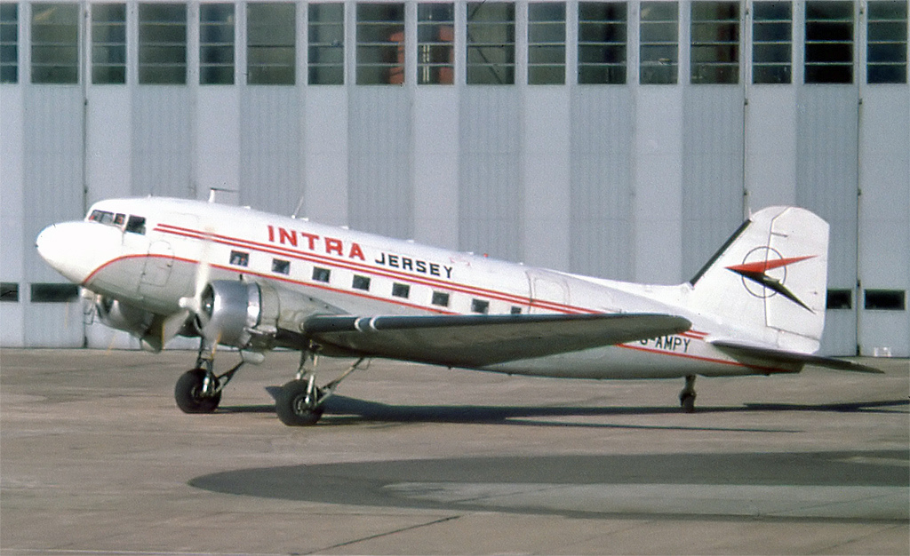 G-AMPY (26569) 1943 Douglas C-47B Dakota 4