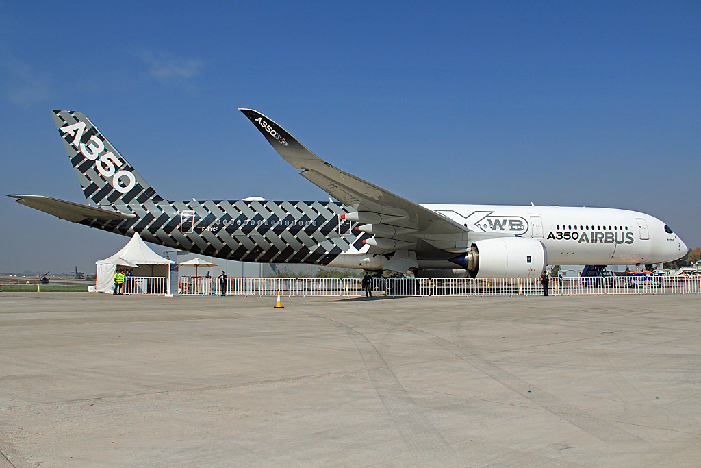 F-WWCF (002) 2014 Airbus A350-941