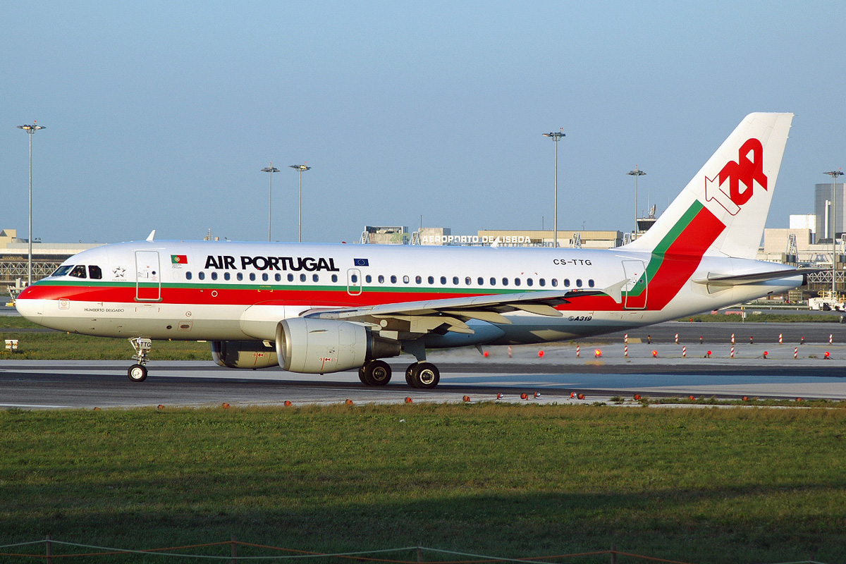 CS-TTG (906) 1998 Airbus A319-111