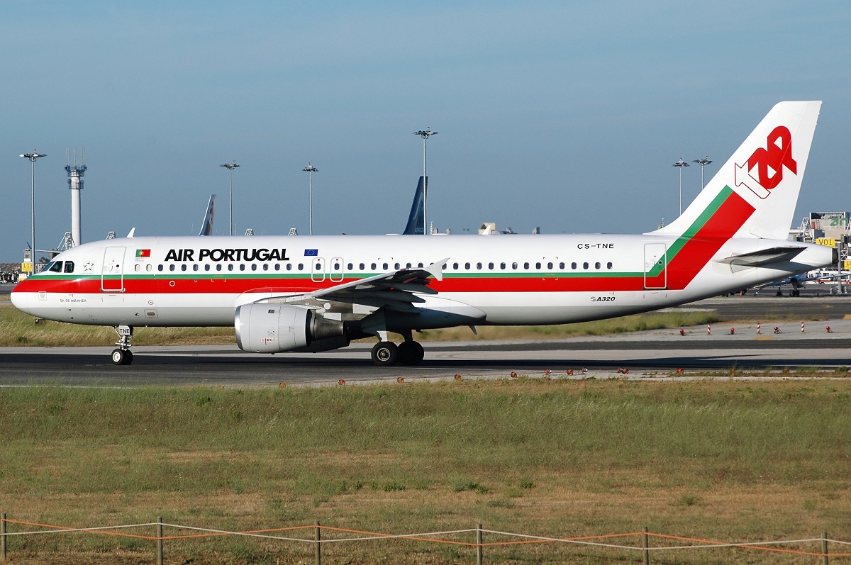CS-TNE (395) 1992 Airbus A320-212