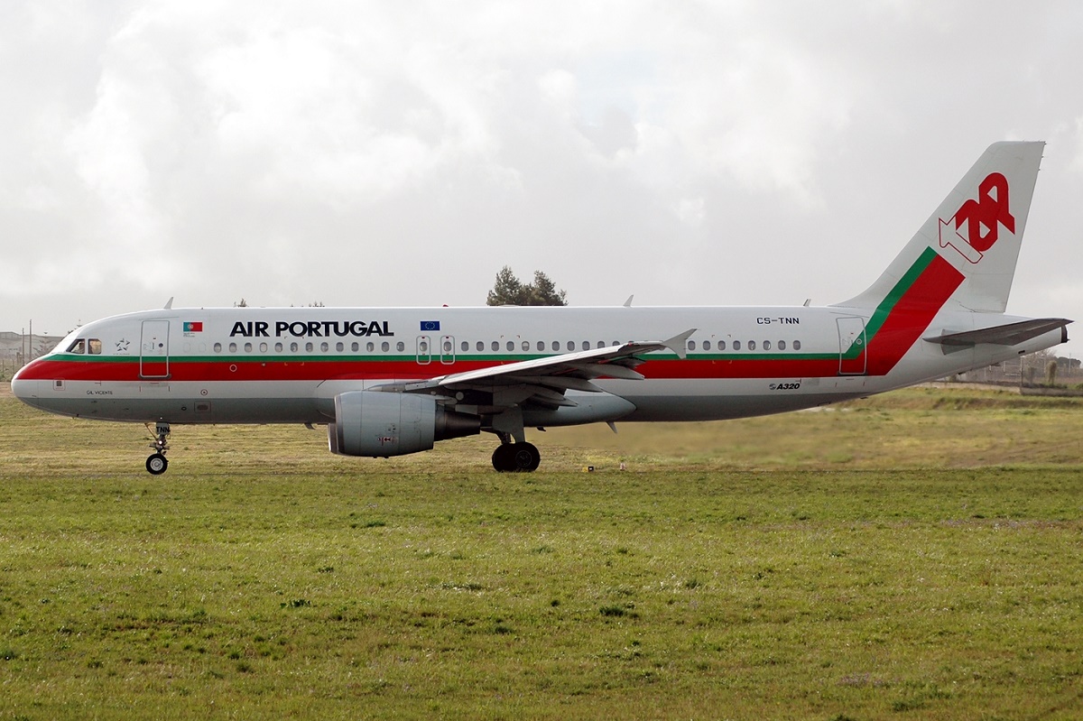 CS-TNN (1816) 2002 Airbus A320-214