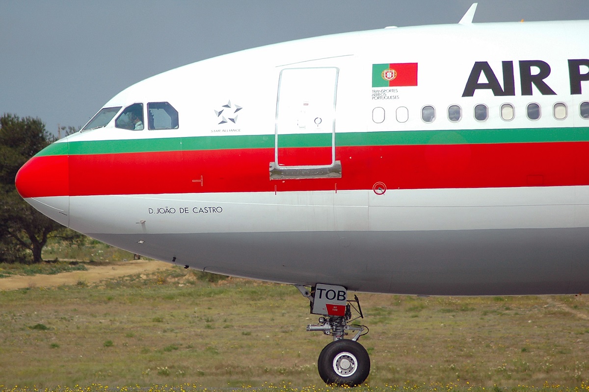CS-TOB (044) 1994 Airbus A340-312