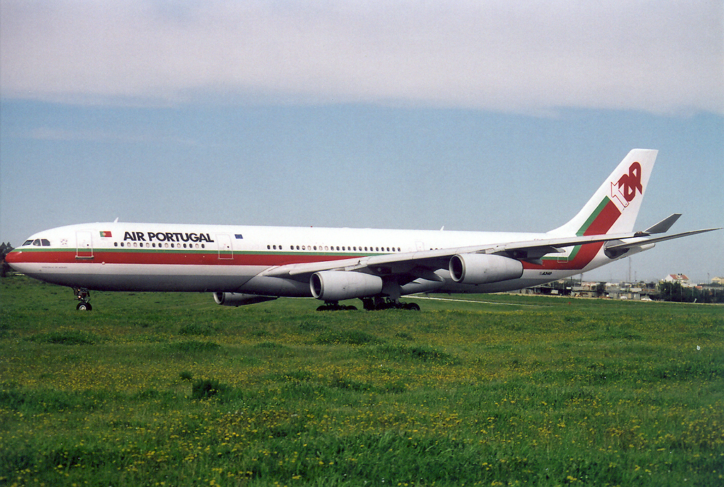 CS-TOC (079) 1995 Airbus A340-312
