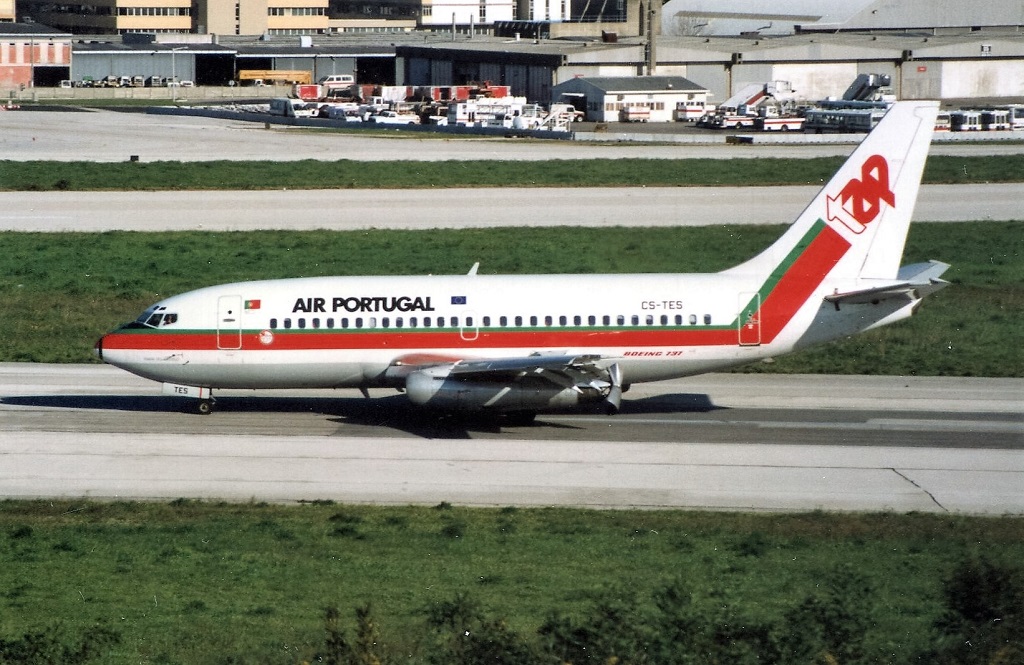CS-TES (22637) 1982 Boeing 737-230(A)