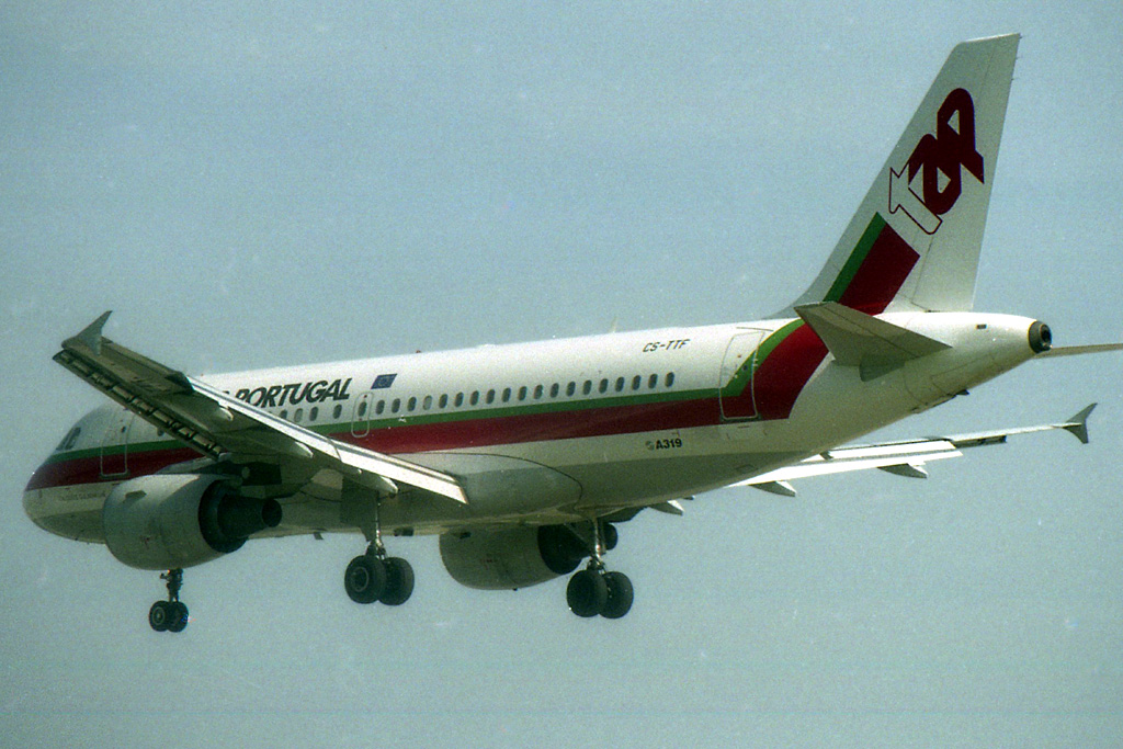 CS-TTF (837) 1998 Airbus A319-111