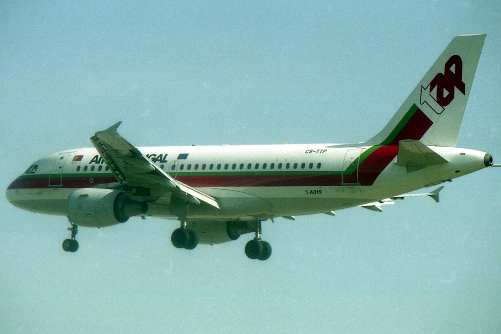 CS-TTP (1165) 2000 Airbus A319-111