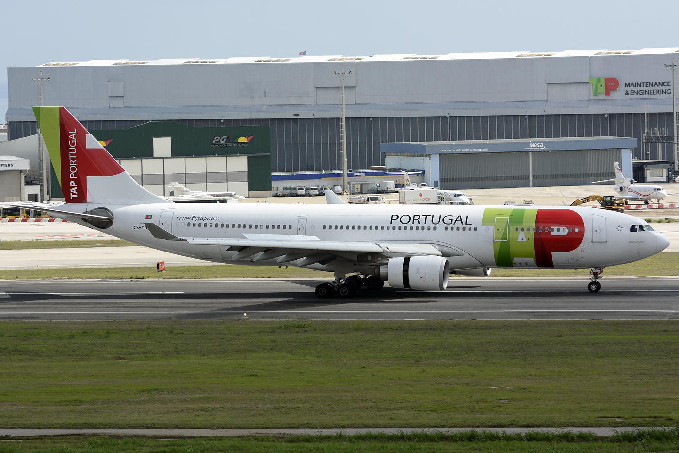 CS-TOM (899) 2008 Airbus A330-202