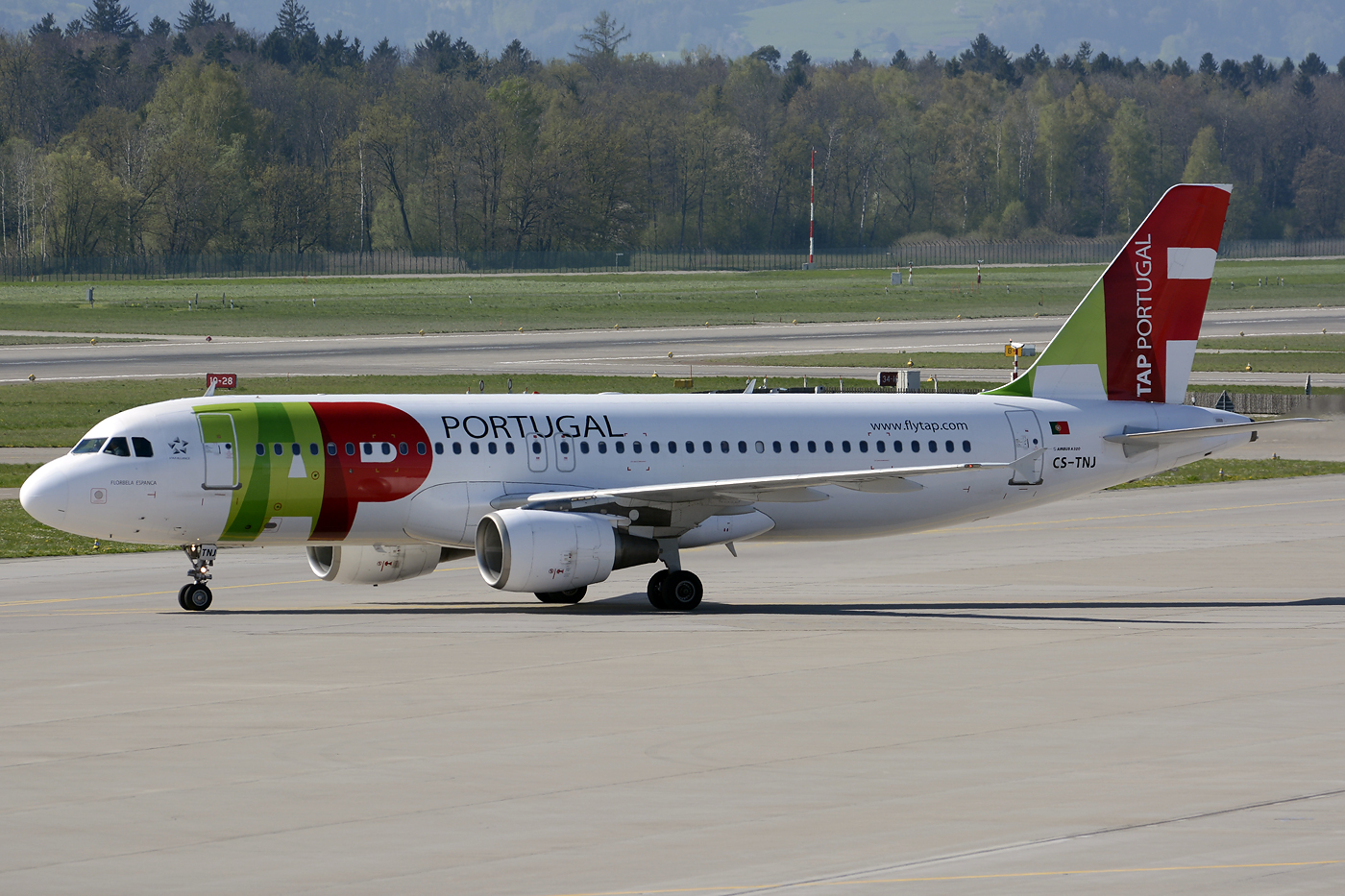 CS-TNJ (1181) 2000 Airbus A320-214