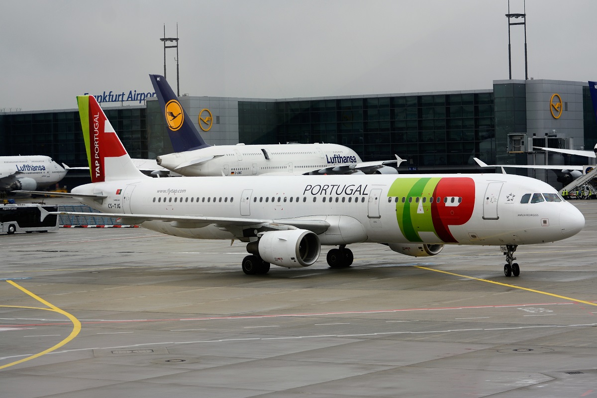 CS-TJG (1713) 2002 Airbus A321-211