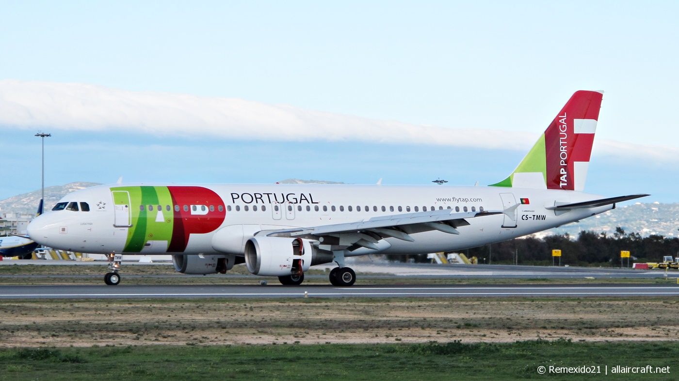 CS-TMW (1667) 2001 Airbus A320-214