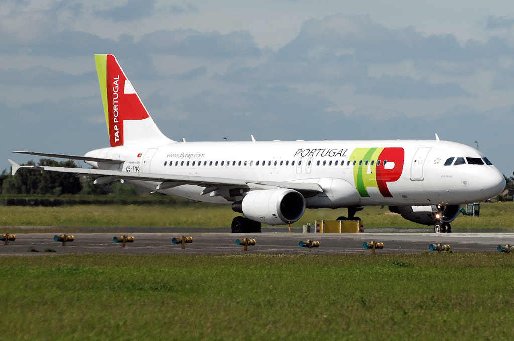 CS-TNQ (3769) 2009 Airbus A320-214