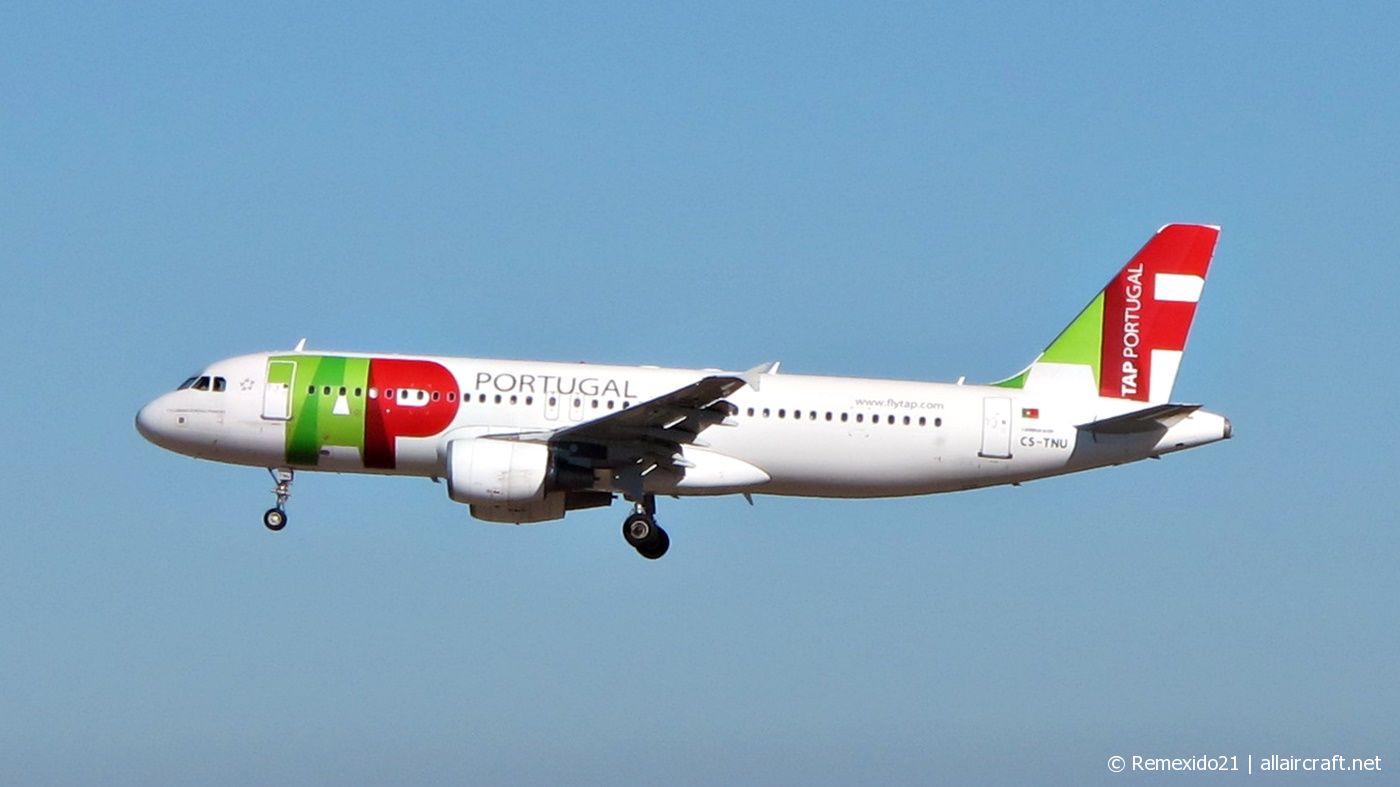 CS-TNU (4106) 2009 Airbus A320-214