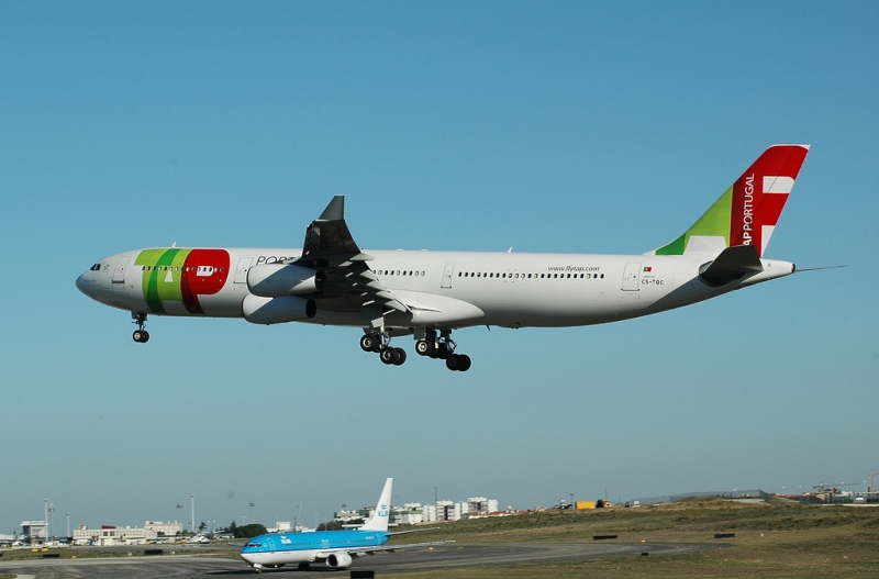 CS-TOC (079) 1995 Airbus A340-312