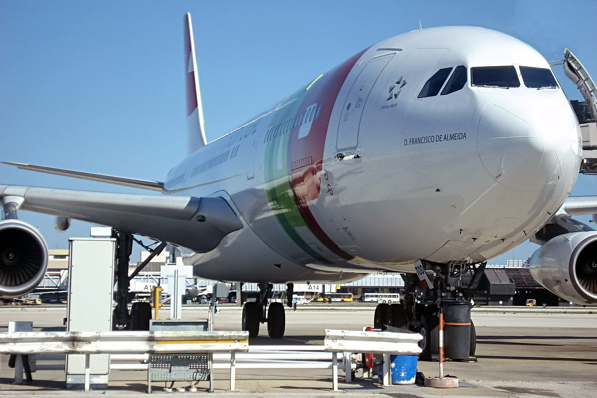 CS-TOD (091) 1995 Airbus A340-312