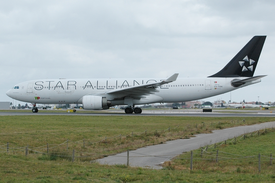 CS-TOH (181) 1997 Airbus A330-223