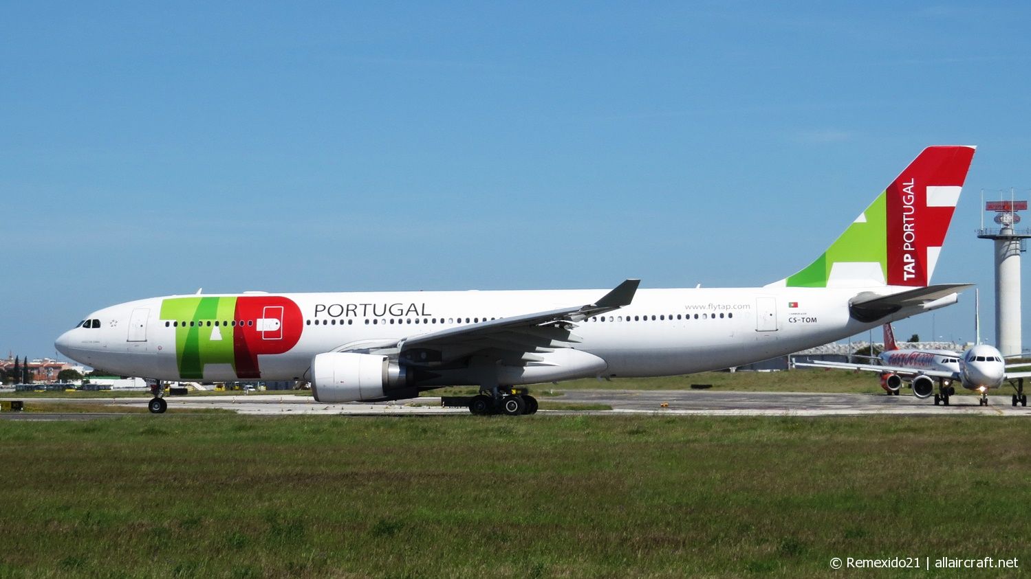 CS-TOM (899) 2008 Airbus A330-202