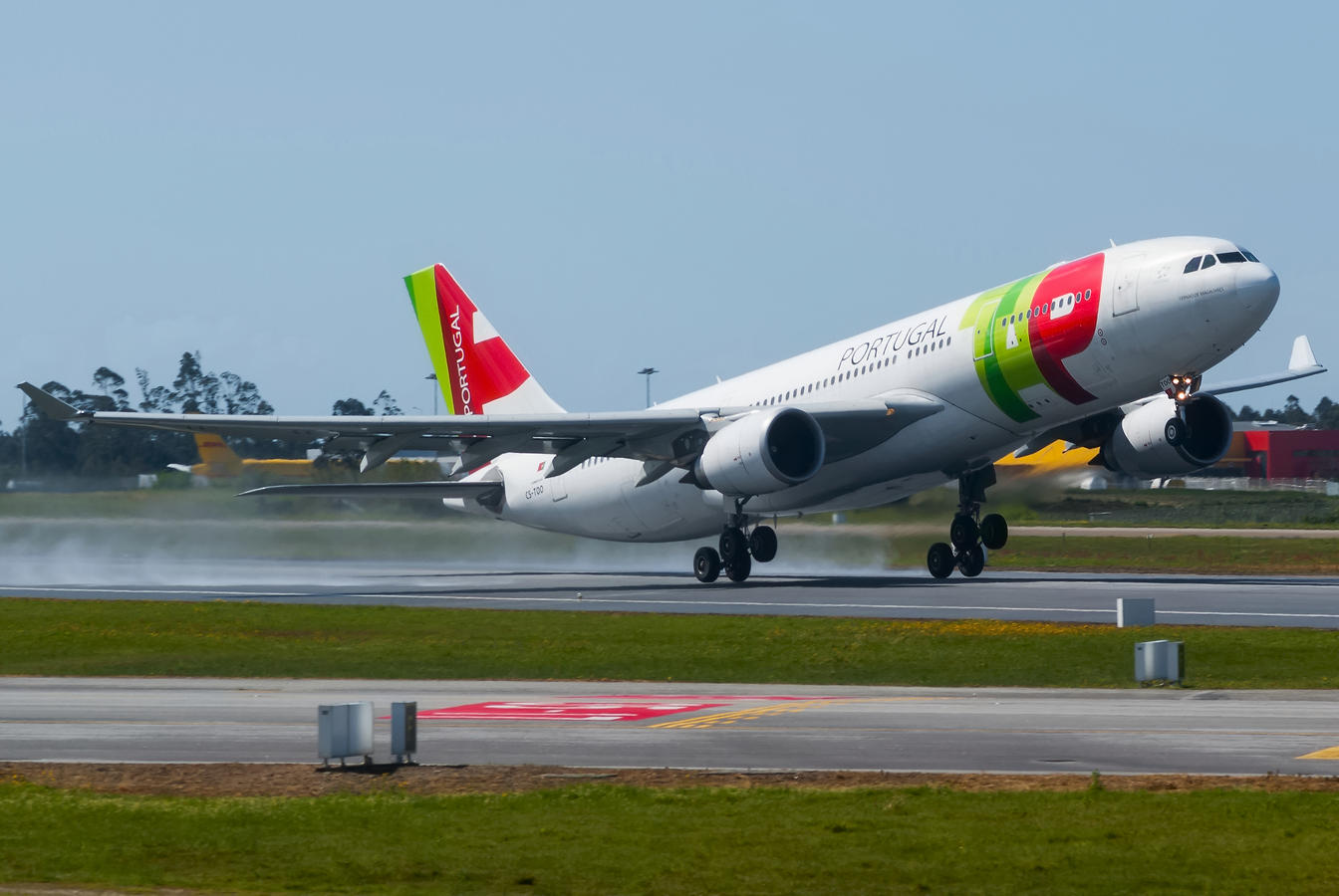 CS-TOO (914) 2008 Airbus A330-202