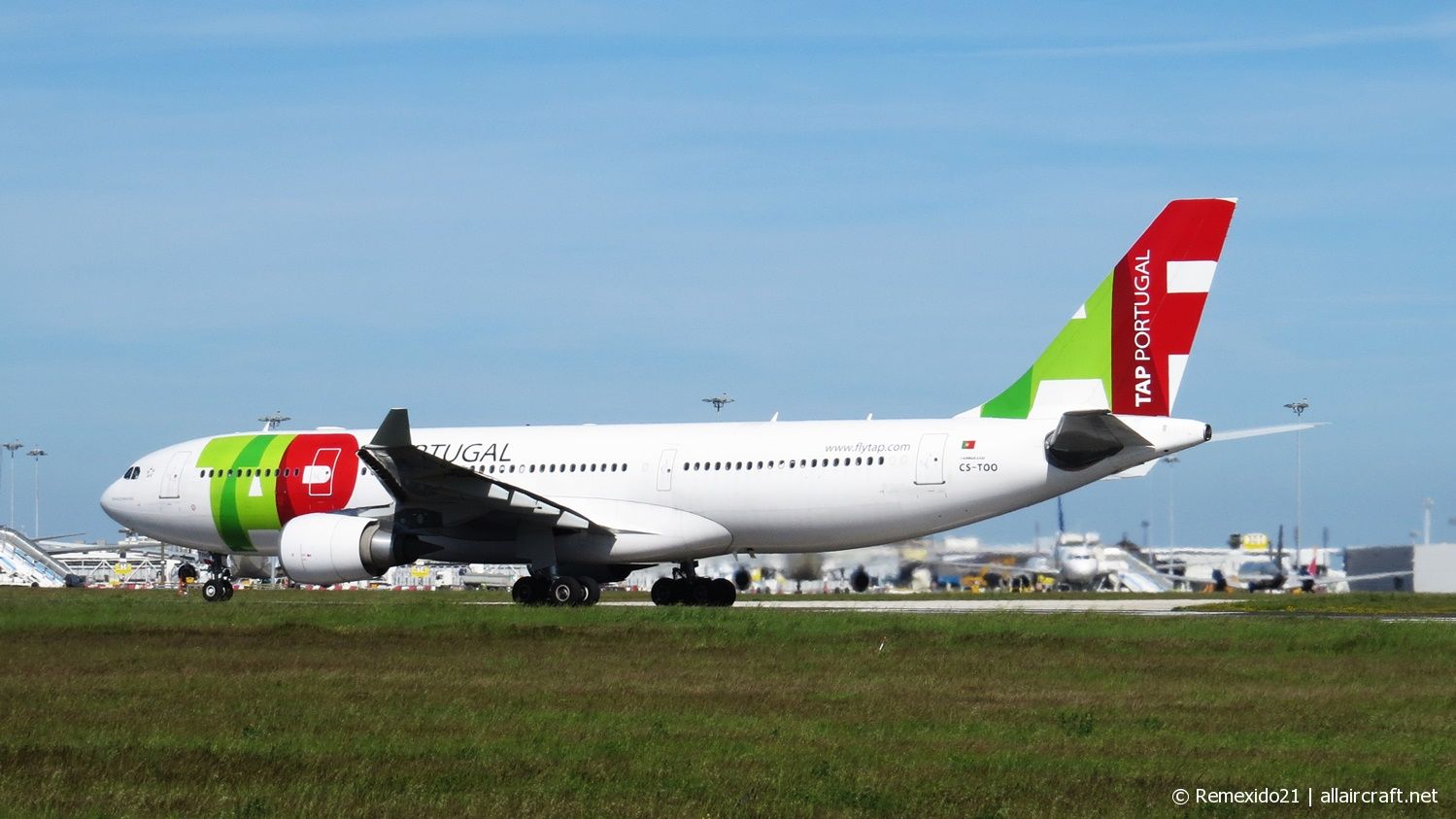 CS-TOO (914) 2008 Airbus A330-202