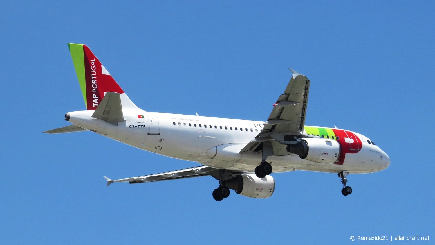 CS-TTE (821) 1998 Airbus A319-111