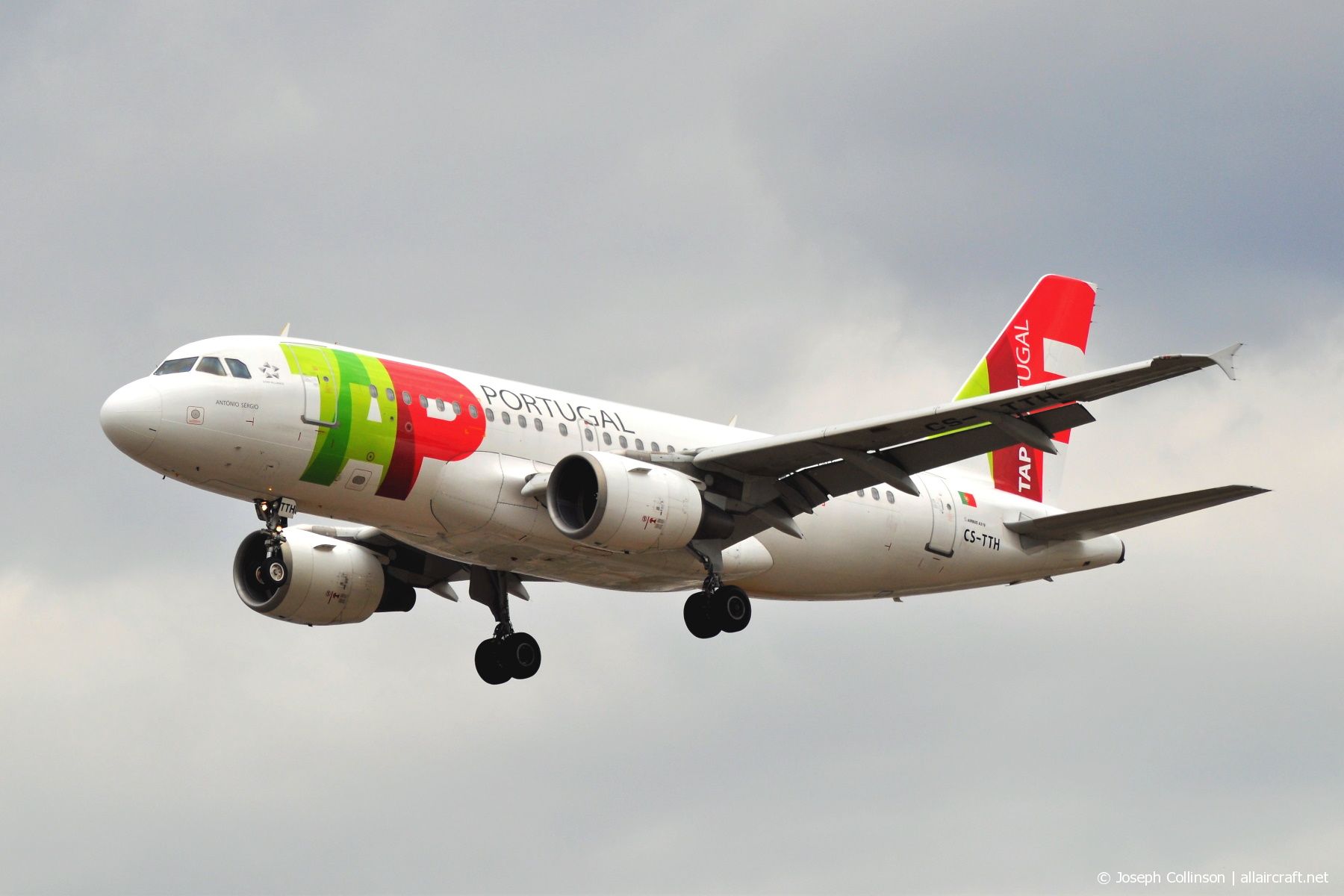 CS-TTH (917) 1998 Airbus A319-111