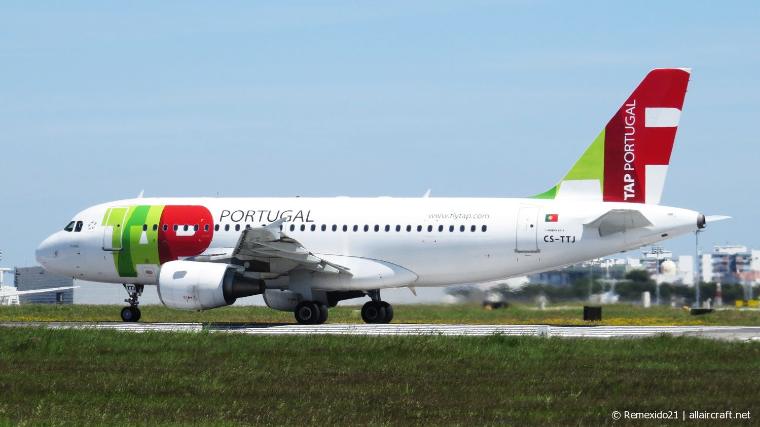 CS-TTJ (979) 1999 Airbus A319-111