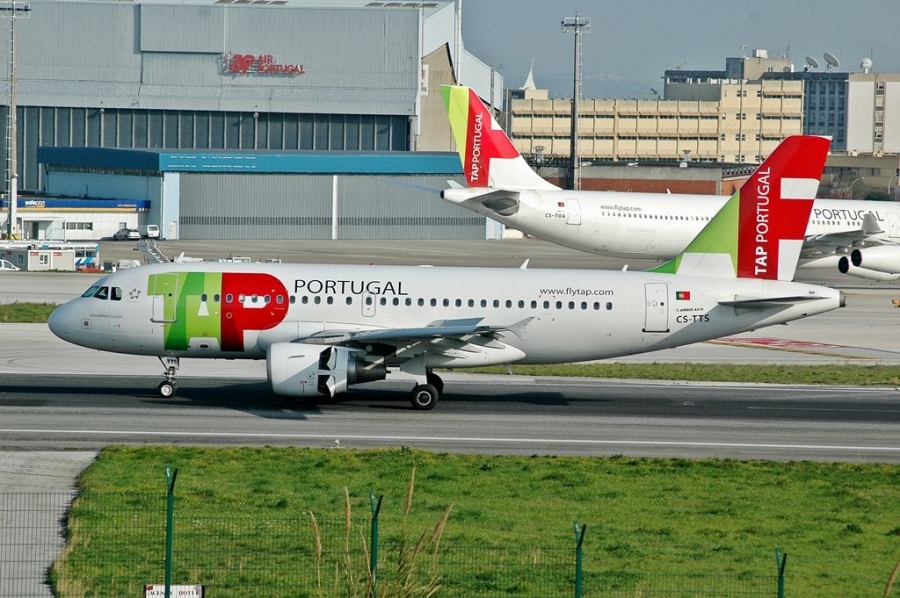 CS-TTS (1765) 2002 Airbus A319-112